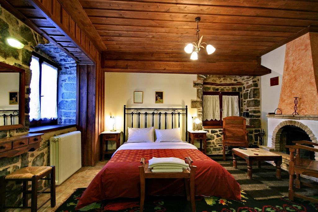Archontiko Nikolopoulou Hotel Vitina Phòng bức ảnh