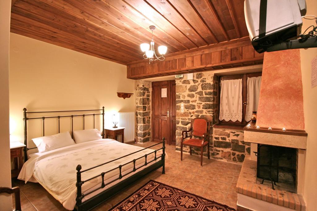 Archontiko Nikolopoulou Hotel Vitina Phòng bức ảnh