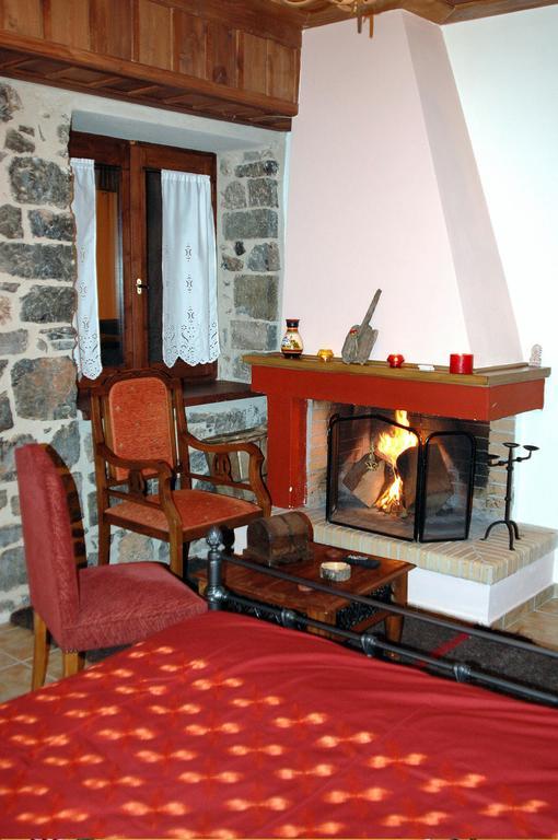 Archontiko Nikolopoulou Hotel Vitina Ngoại thất bức ảnh
